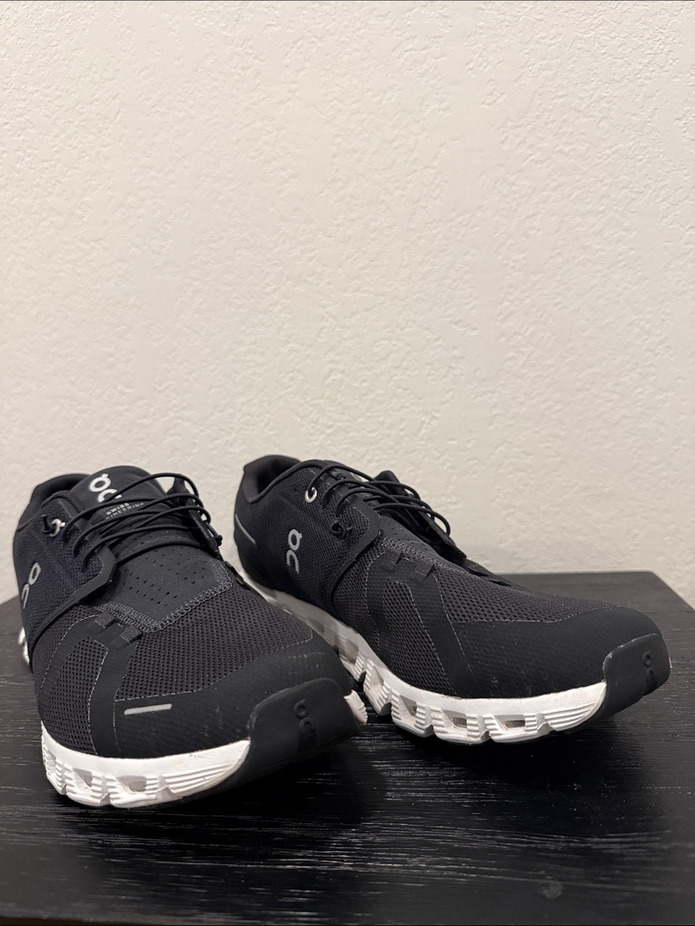 On Cloud 5 Running Men's Size 12.5 Athletic Shoe in Black / White Excellent Cond - Picture 4 of 8